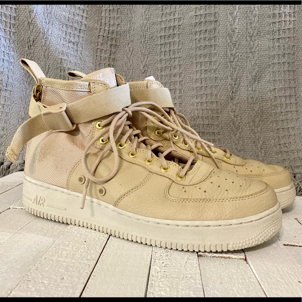 Nike Air Force 1 Sf Af1 Mid Light Bone
Mushroom 917753-200 Men’s Size 10.5